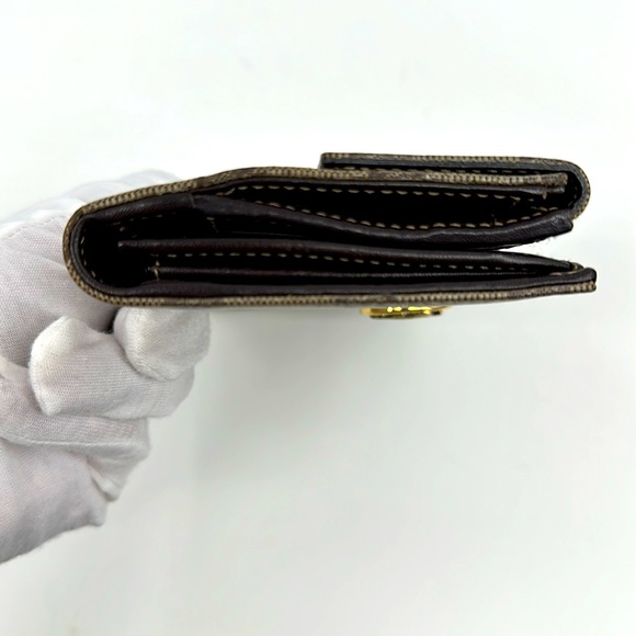 Authentic GUCCI GG Supreme Coated Canvas Monogram with Crest Shield - Picture 13 of 16